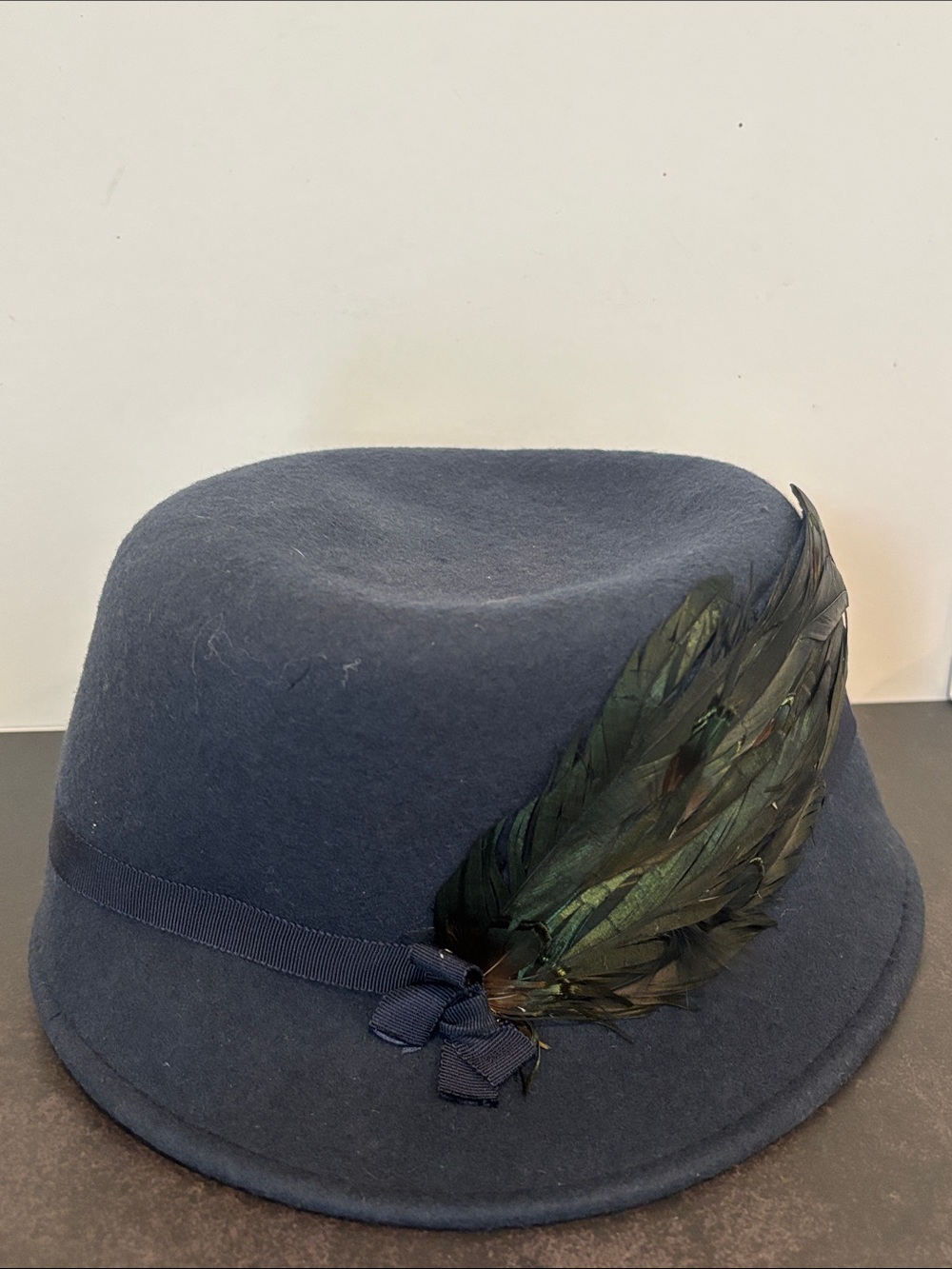 Giovannio New York Navy Blue Wool Felt Cloche Hat Feather Accent